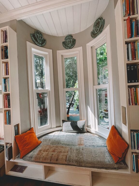 How to Create a Cosy and Inviting Reading Nook at Home